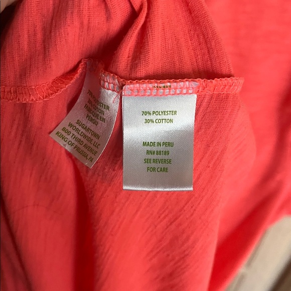 🌷Lilly Pulitzer V-Neck Short Sleeve Tee - Picture 4 of 4